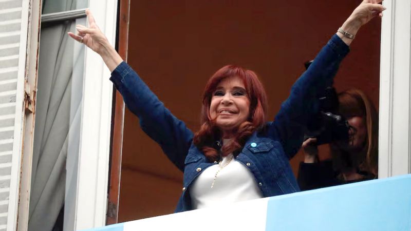Cristina Kirchner desde su departamento: "El experimento libertario fracasó"